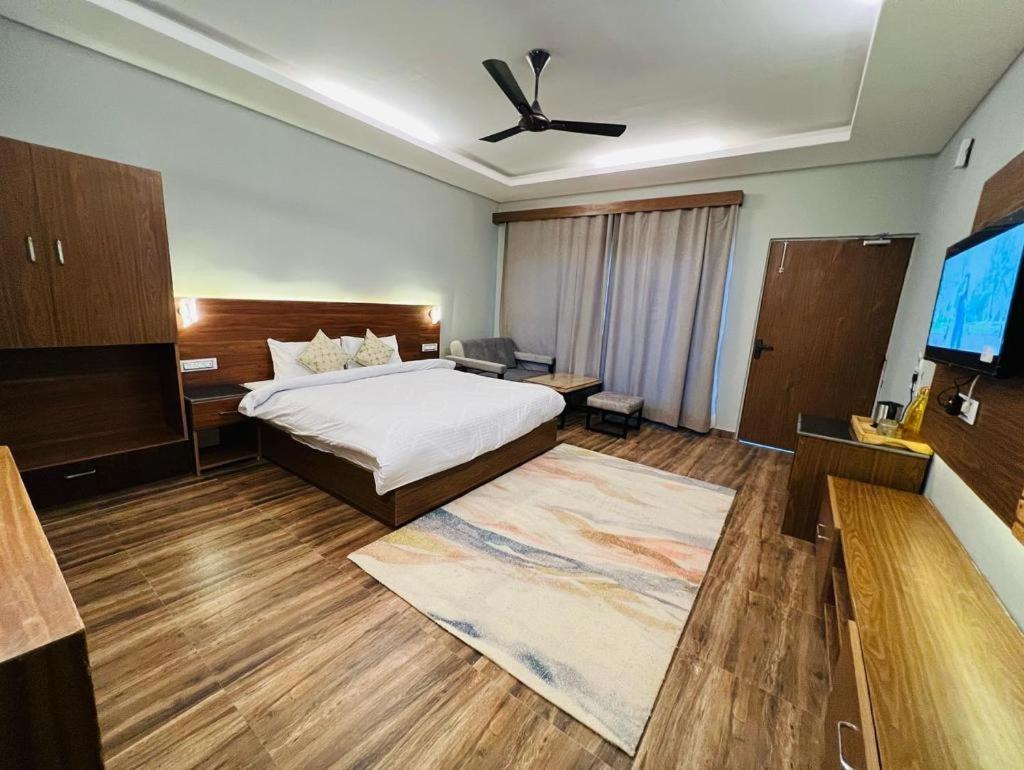 The Foresta By Orchid Hospitality & Holidays 호텔 무크테슈와르 외부 사진