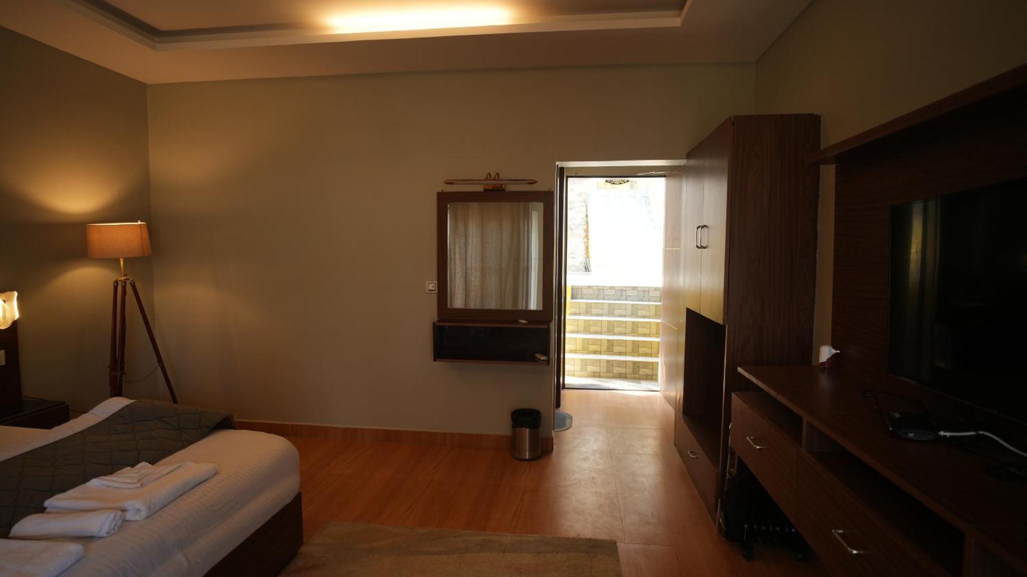 The Foresta By Orchid Hospitality & Holidays 호텔 무크테슈와르 외부 사진